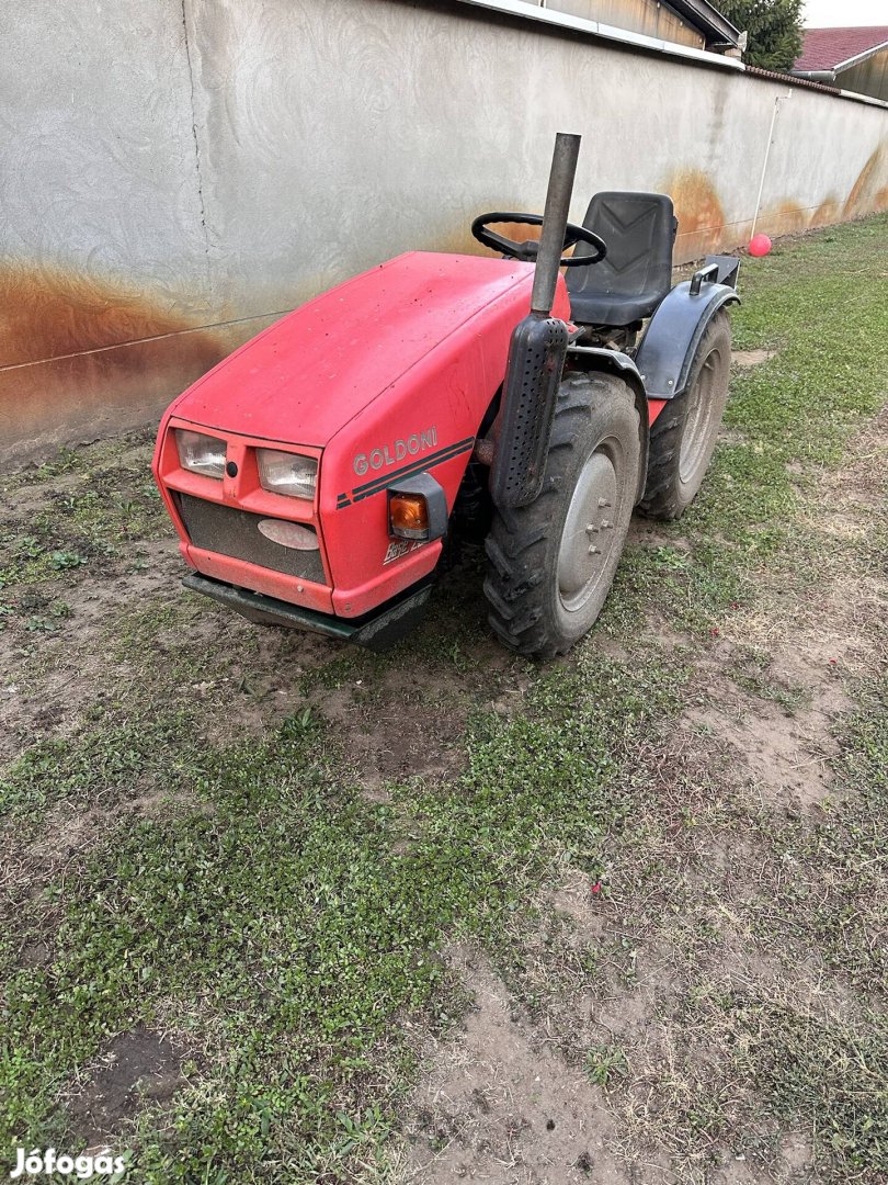 Goldoni kis traktor