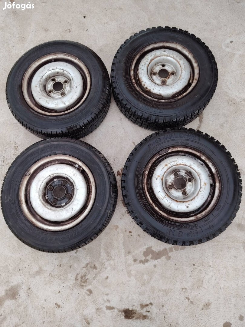Golf 2 lemez felnik gumikkal 