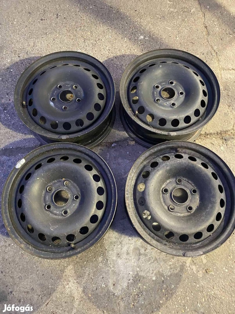 Golf v Turan 15" Lemezfelni 4 db