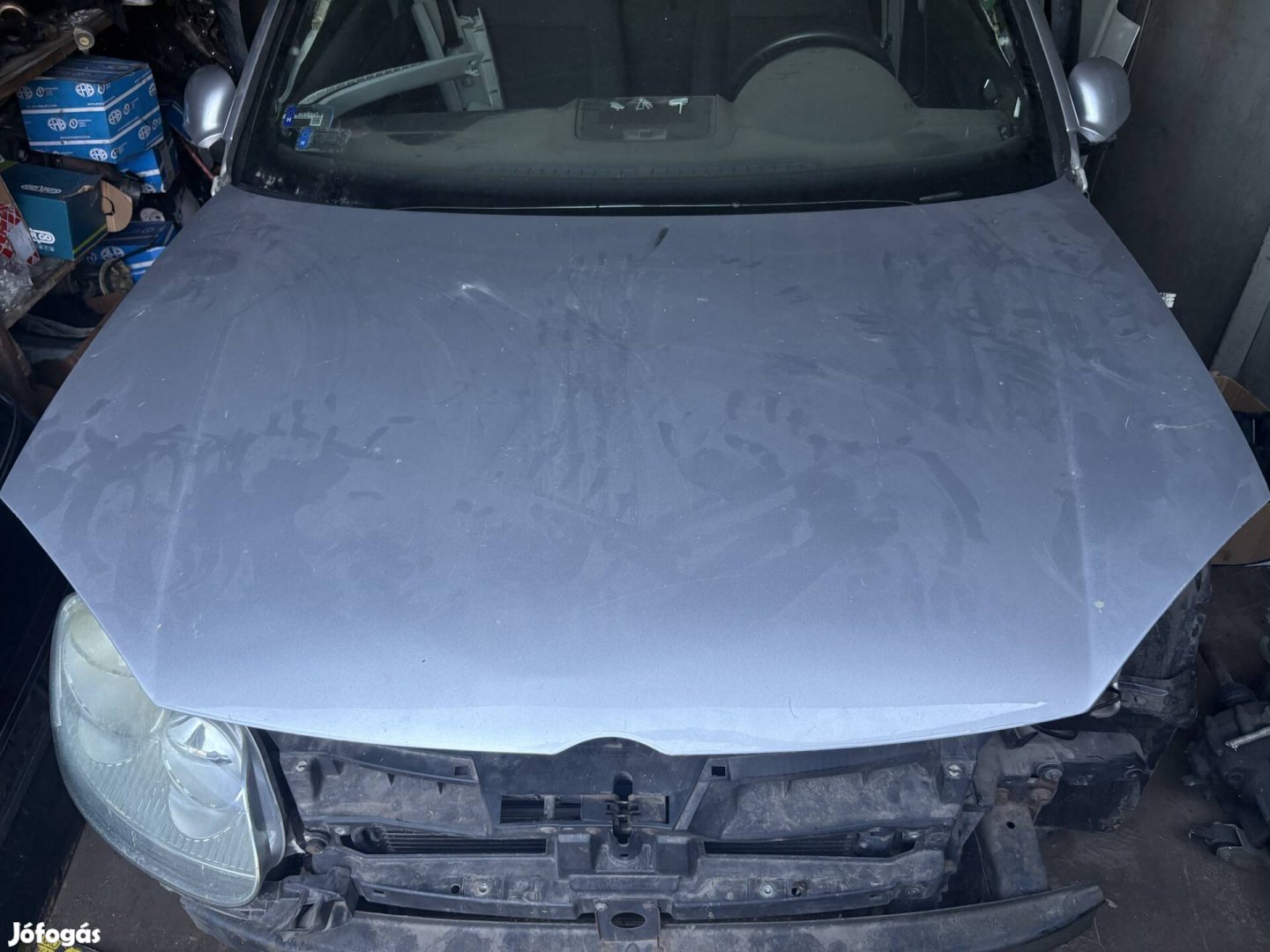 Golf v motorháztető pici hiba