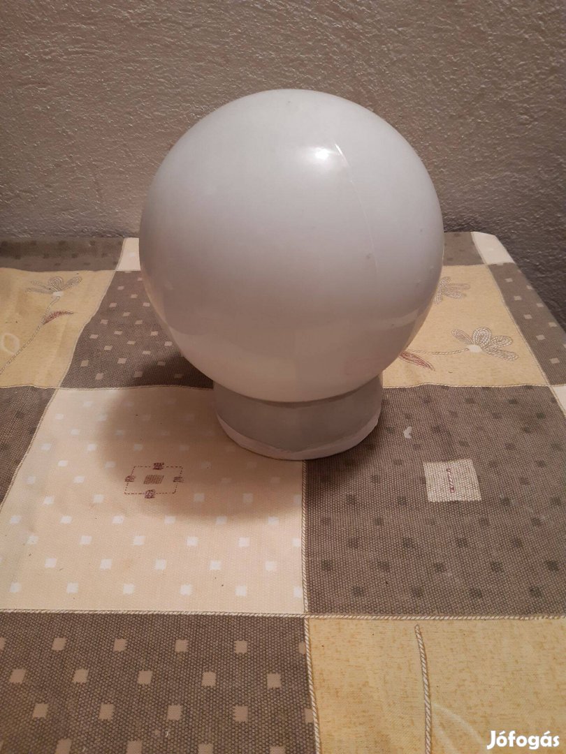 Gömb alakú lámpabúra foglalattal
