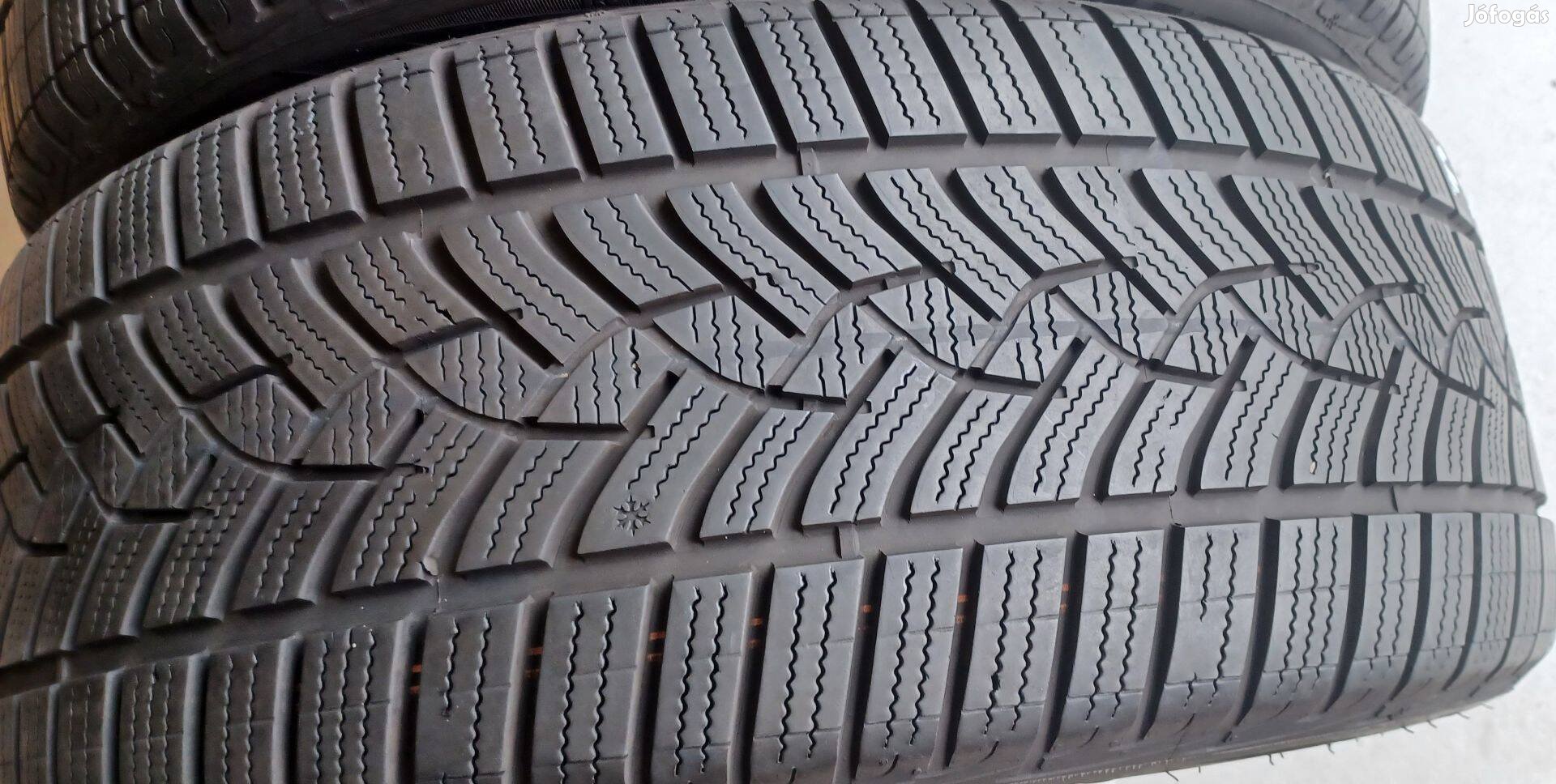 Good/Year Ultragrip Perf. MO 225/45 R18 téli gumik 4db