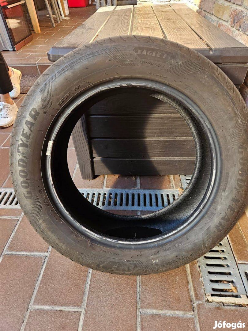 Good Year nyári gumi 235/55/R18