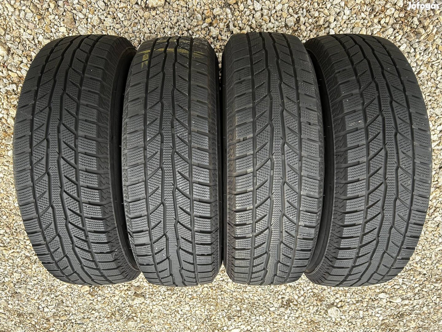 Goodride SUV 215/75r15 téli gumi