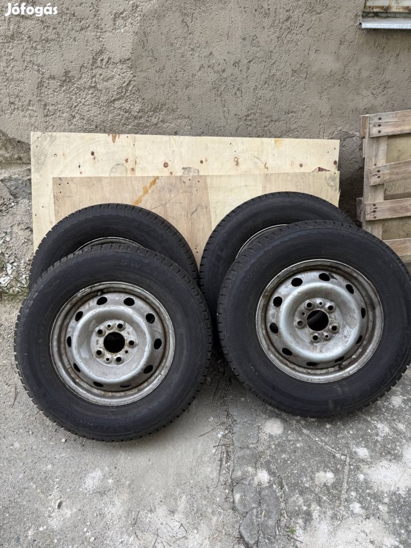 Goodride SW612 21570 R15C 109107R téli gumigarnitúra