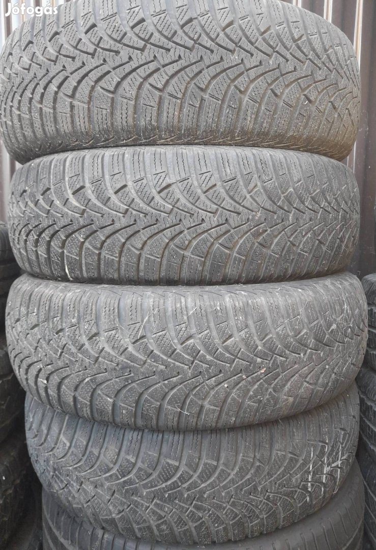 Goodyear 195/65 R15 téli gumi 4db egyforma