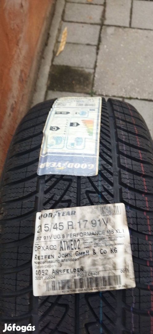 Goodyear 215/45r17 teli