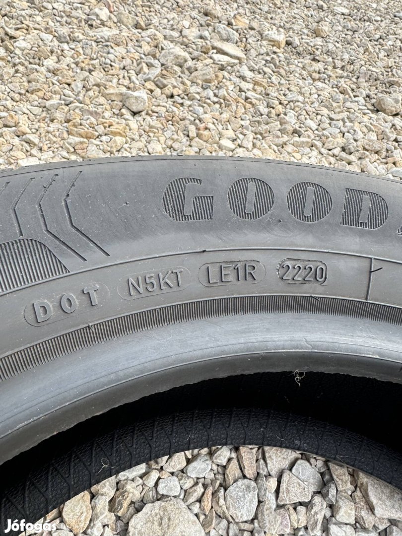 Goodyear 215/60 R17 nyári gumi 4db