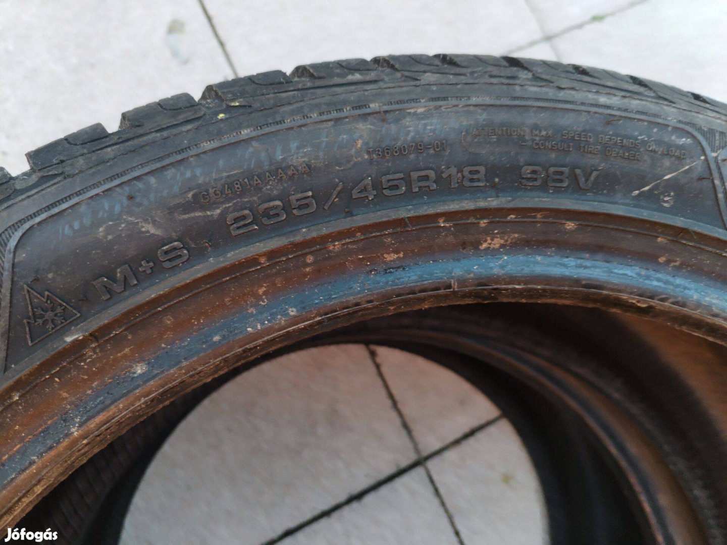 Goodyear 235/45 R 18 téli autógumi használt 2 db