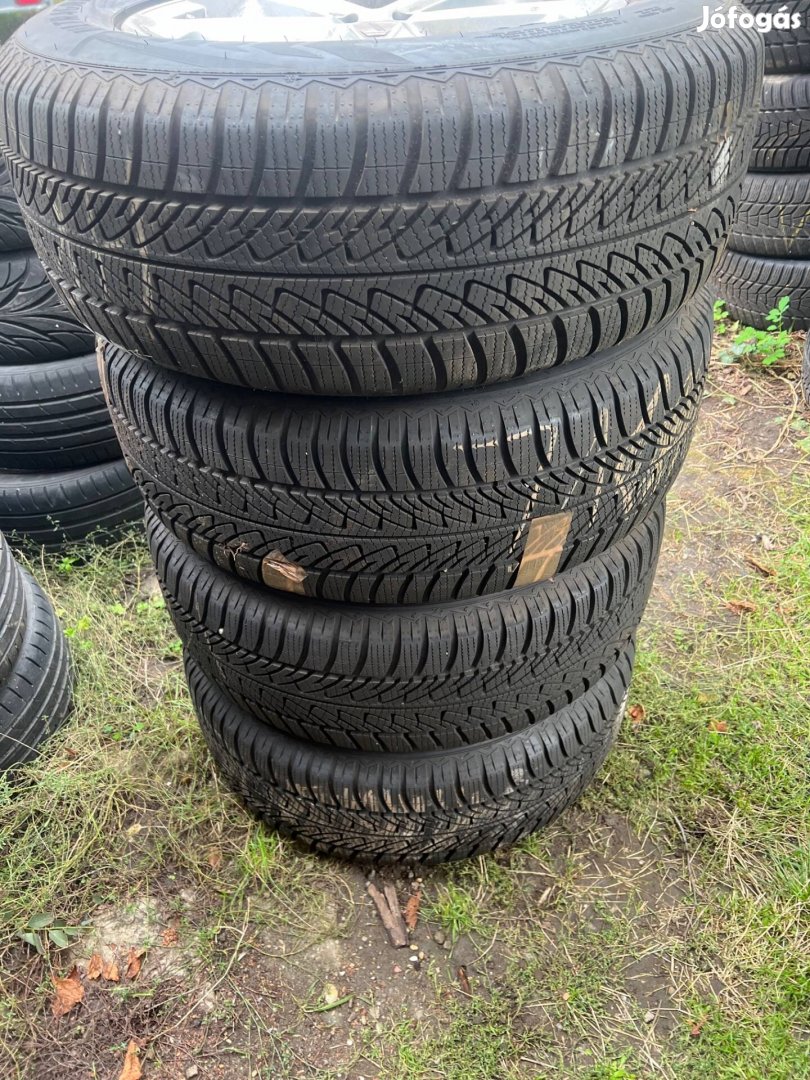 Goodyear 255/60r18 újszerű téli gumik