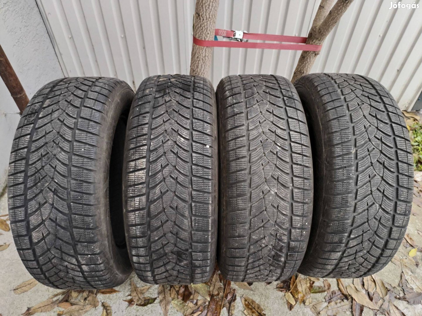 Goodyear 265 60 18 téli autógumi garnitúra normál álapotú