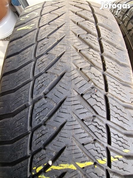 Goodyear 265/65R17 UG+ 6mm DOT18 használt gumi HG13397 téli