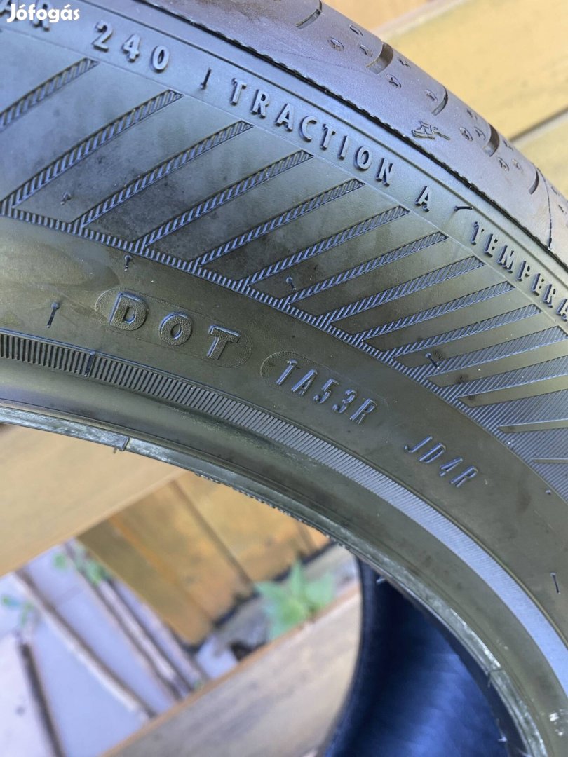 Goodyear Efficientgrip Performance 2 215/55 R17 98W nyári gumi