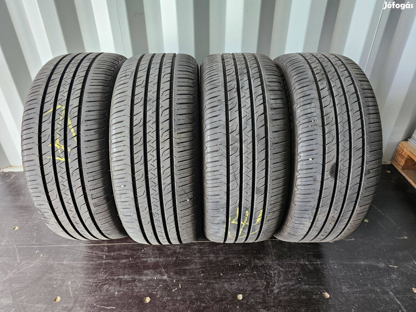 Goodyear Efficientgrip SUV EV-Ready nyári gumi 245/45 R19 102 V