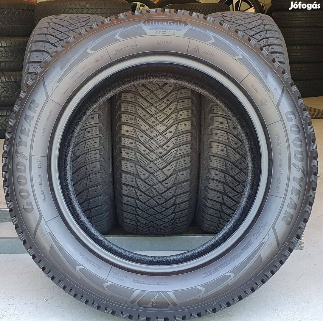 Goodyear Ultragrip 225/60 R17 újszerű téli gumi 4db 2022. /T138