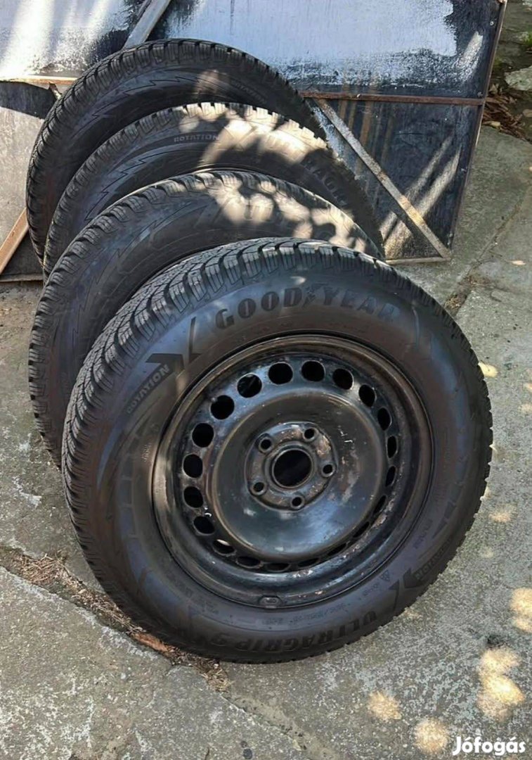 Goodyear Ultragrip 9 téligumi
