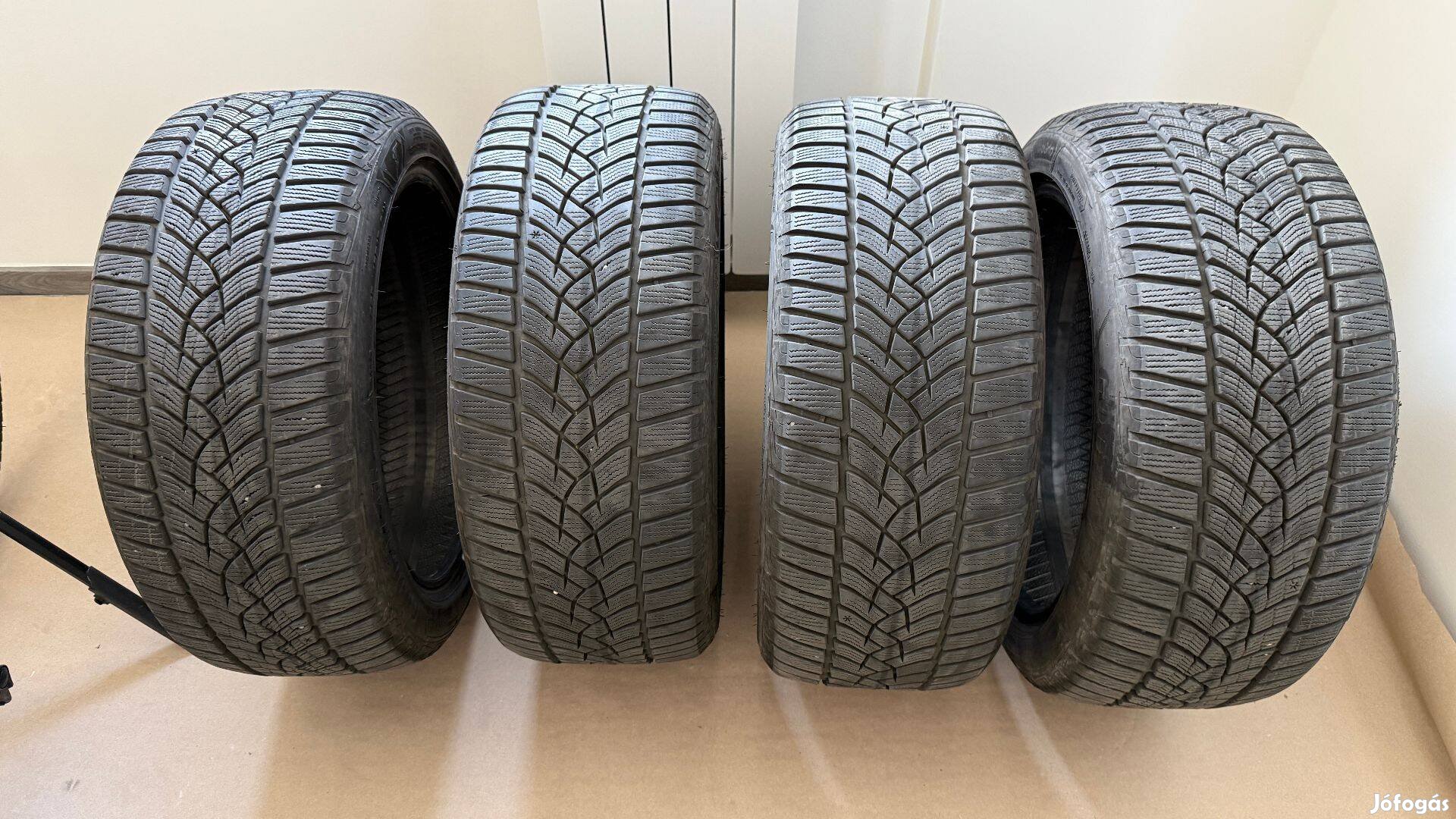 Goodyear Ultragrip Performance+ 225/45 R17 91H téli gumi 4 db