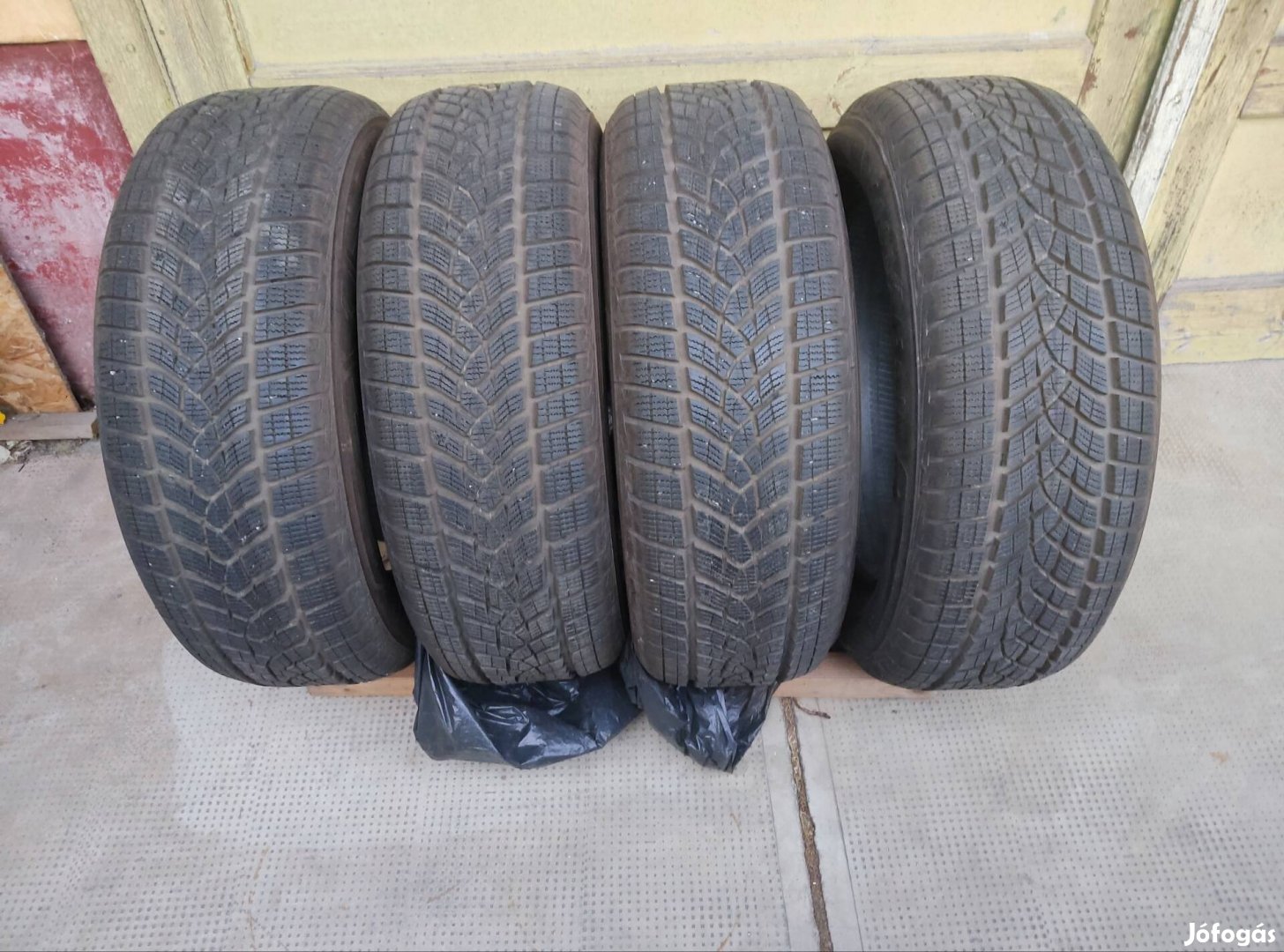 Goodyear Ultragrip téli gumi 4 db