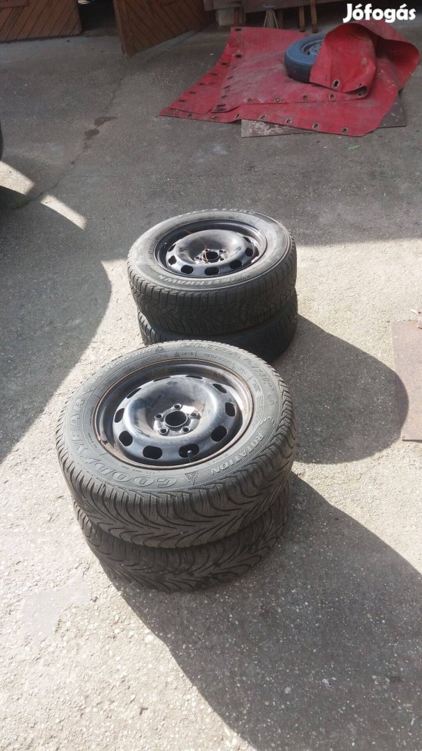 Goodyear és Firestone téli gumi + felni garnitúra