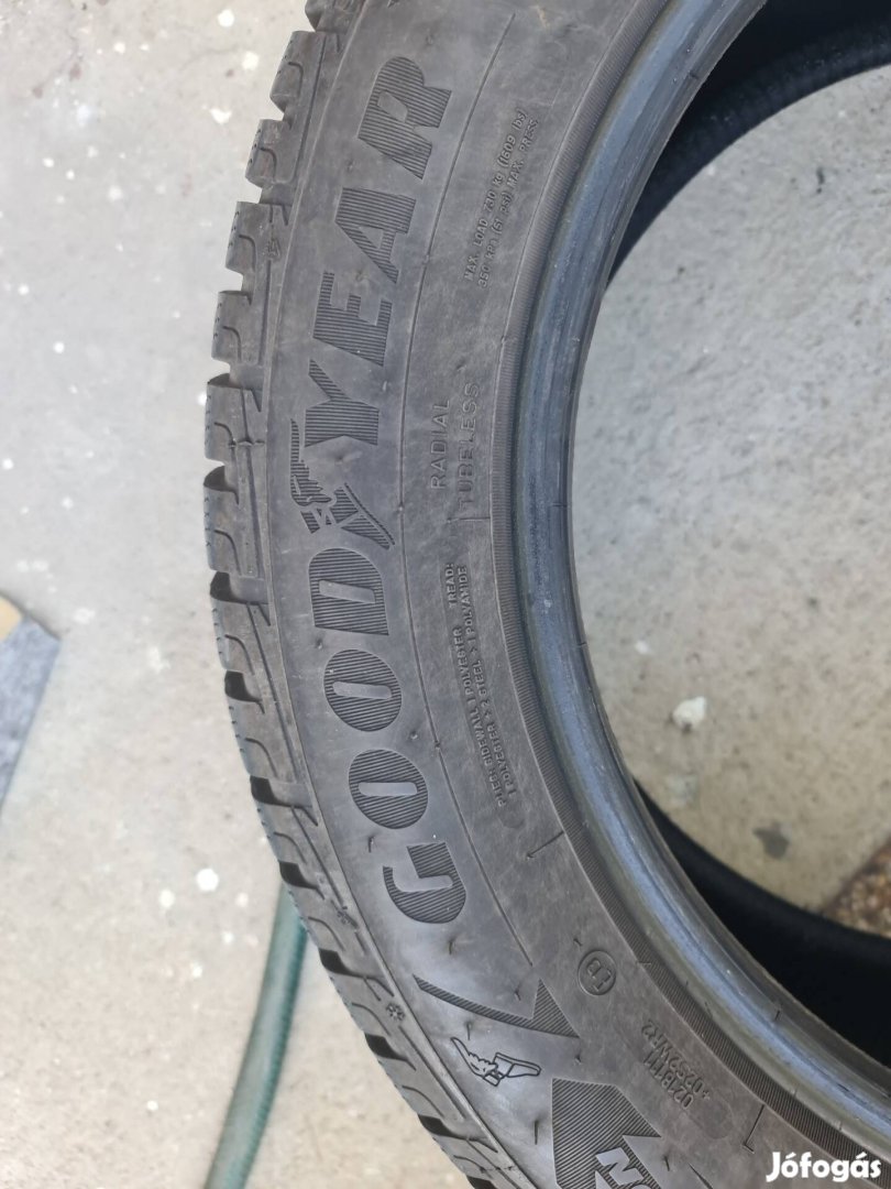 Goodyear téli gumi 225/55 R17