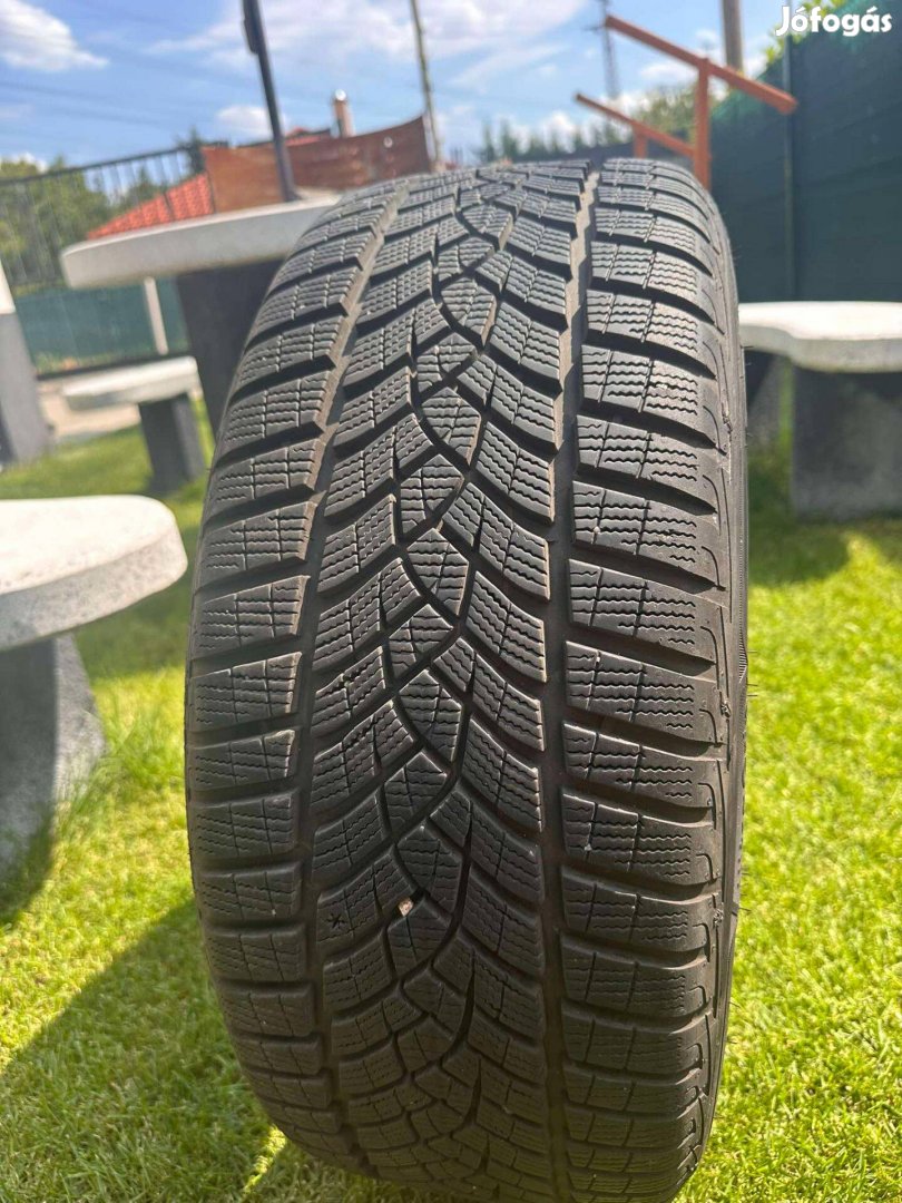 Goodyear téli gumik szinte újan 50.000 Ft/db