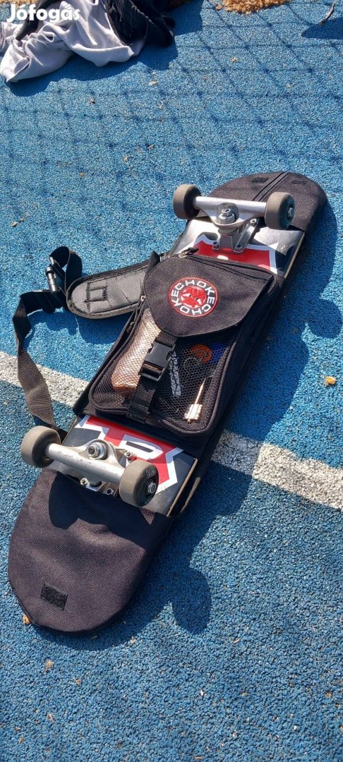 Gördeszka tartó táska hordozó tok skateboard oldaltáska