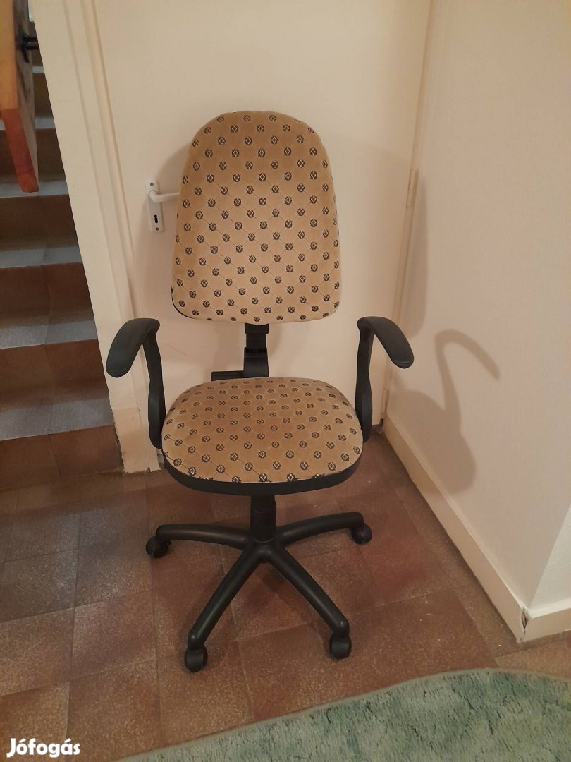 Görgös szék eladó