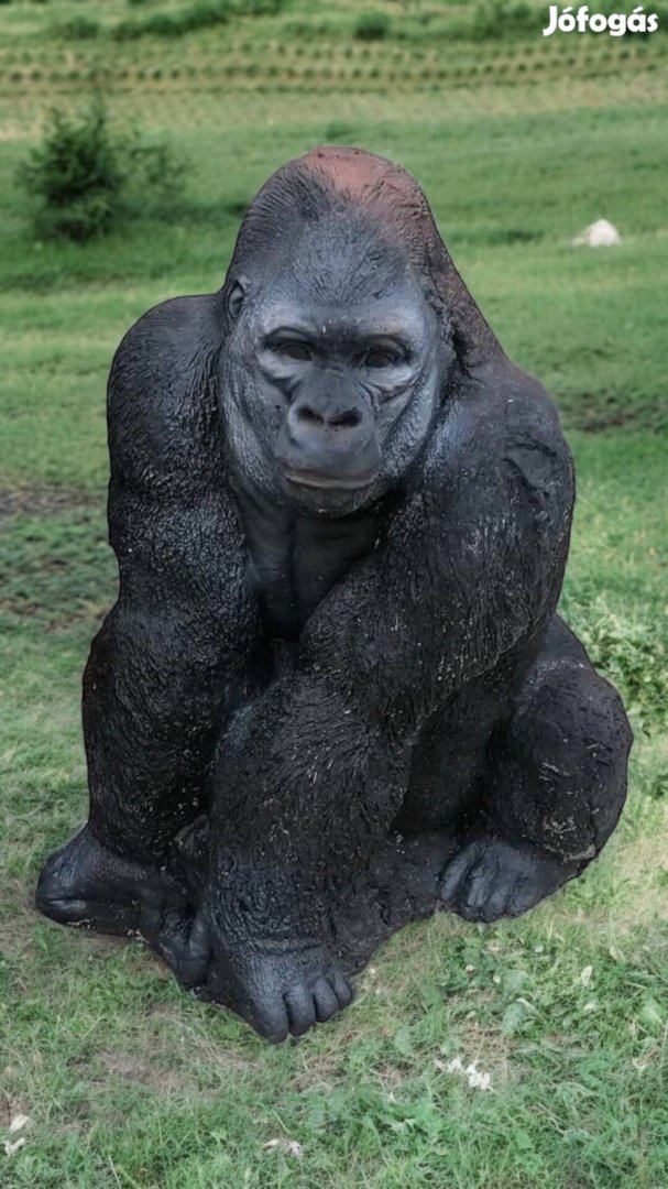 Gorilla szobor 