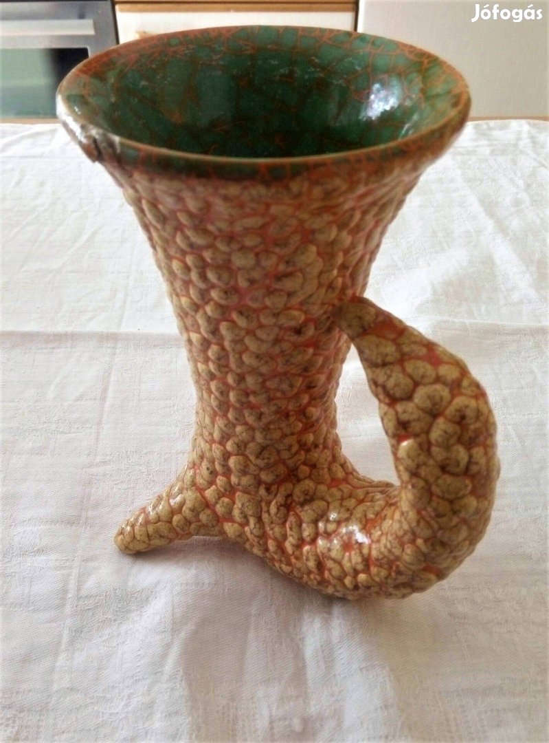 Gorka füles váza bőségszaru. Hibás!