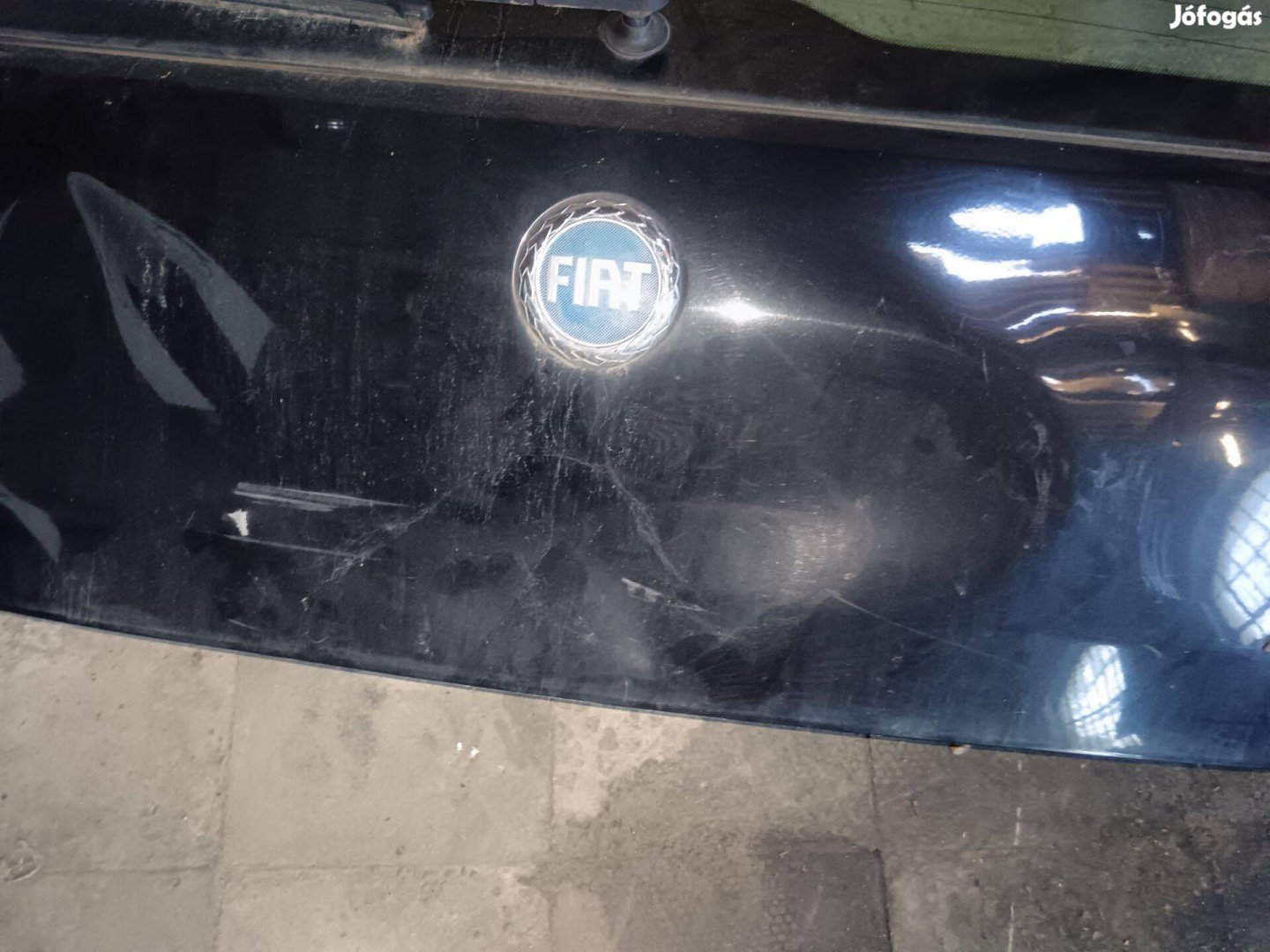 Grande Punto csomagtér ajtó