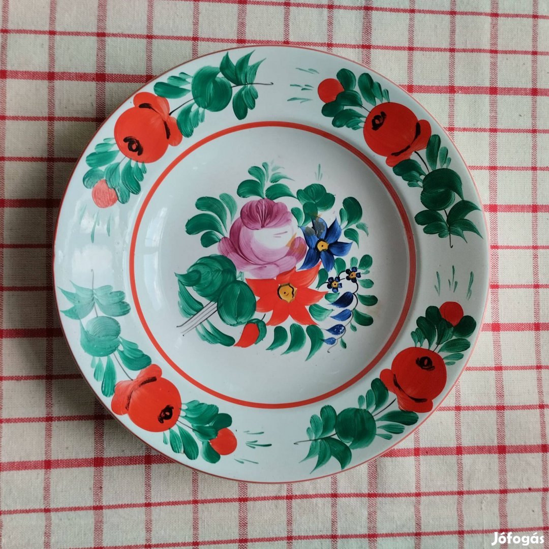 Gránit, virágmintás kézzel festett porcelán fali tányér, Nyíregyháza