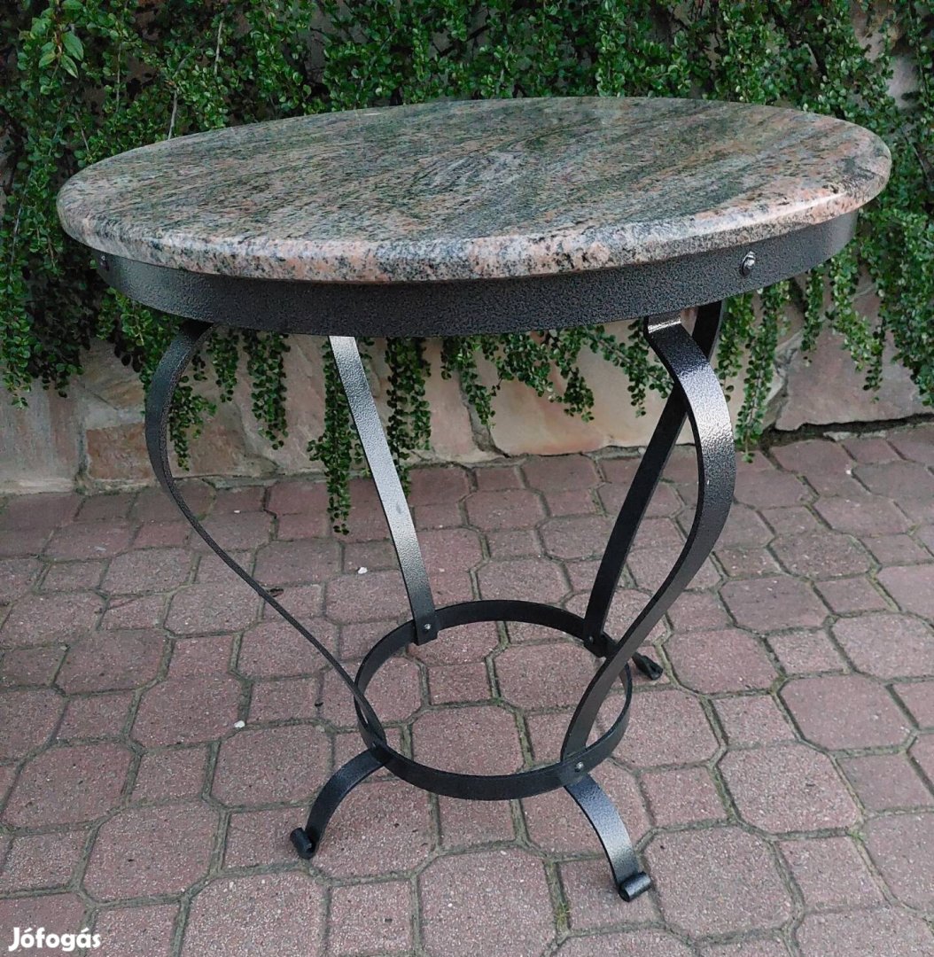 Gránit kerek asztal kovácsoltvas lábakkal, (60cm átmérő, 65magas)