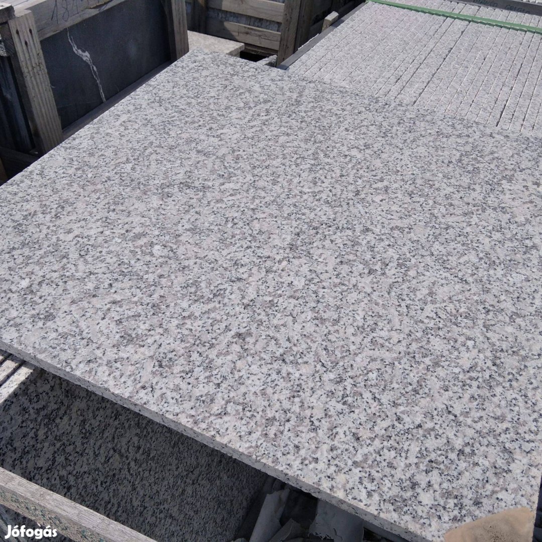 Gránit kőburkolat eladó 60x60x1,5 csúszásgátló felülettel