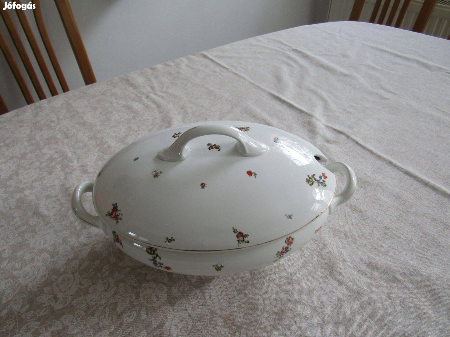 Gránit márkájú levesestál fedővel