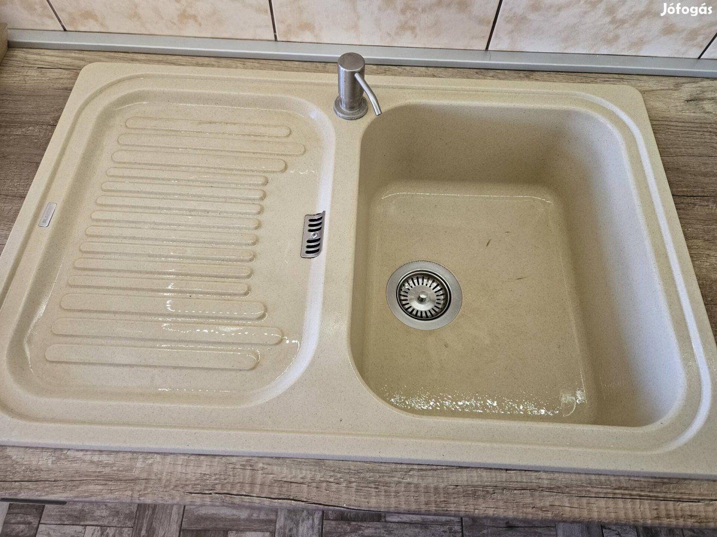 Gránit mosogatótálca eladó.