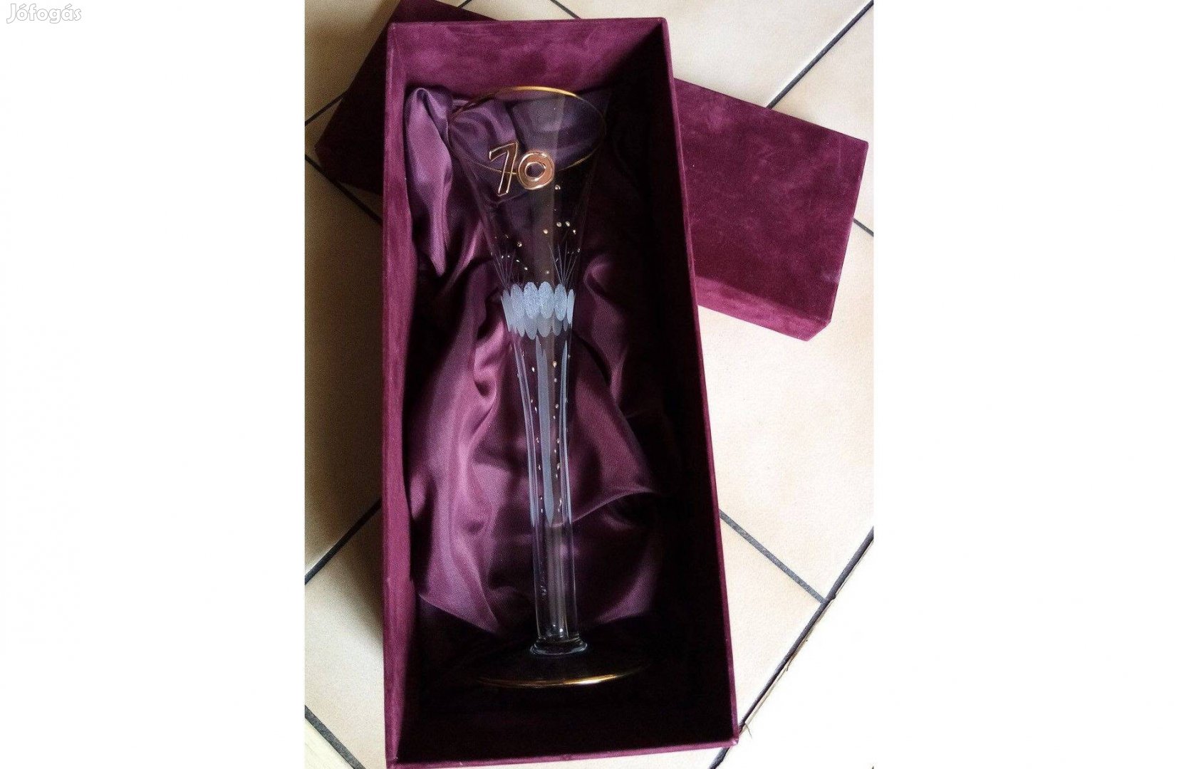 Gravírozott pezsgős pohár díszdobozban 70