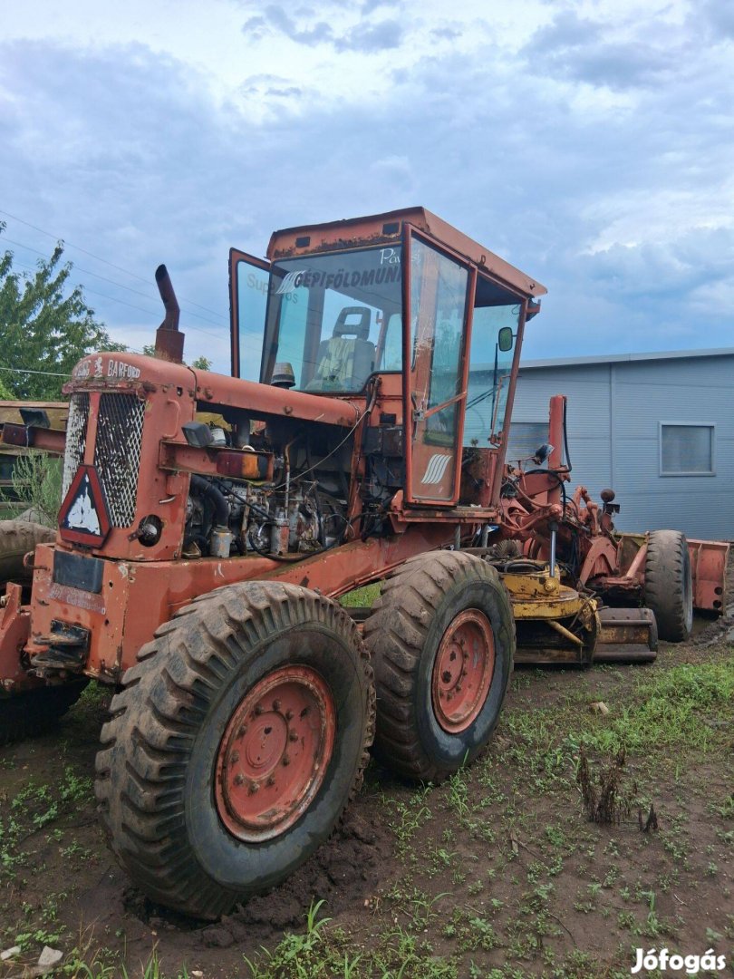 Gréder 6x6 földgyalu