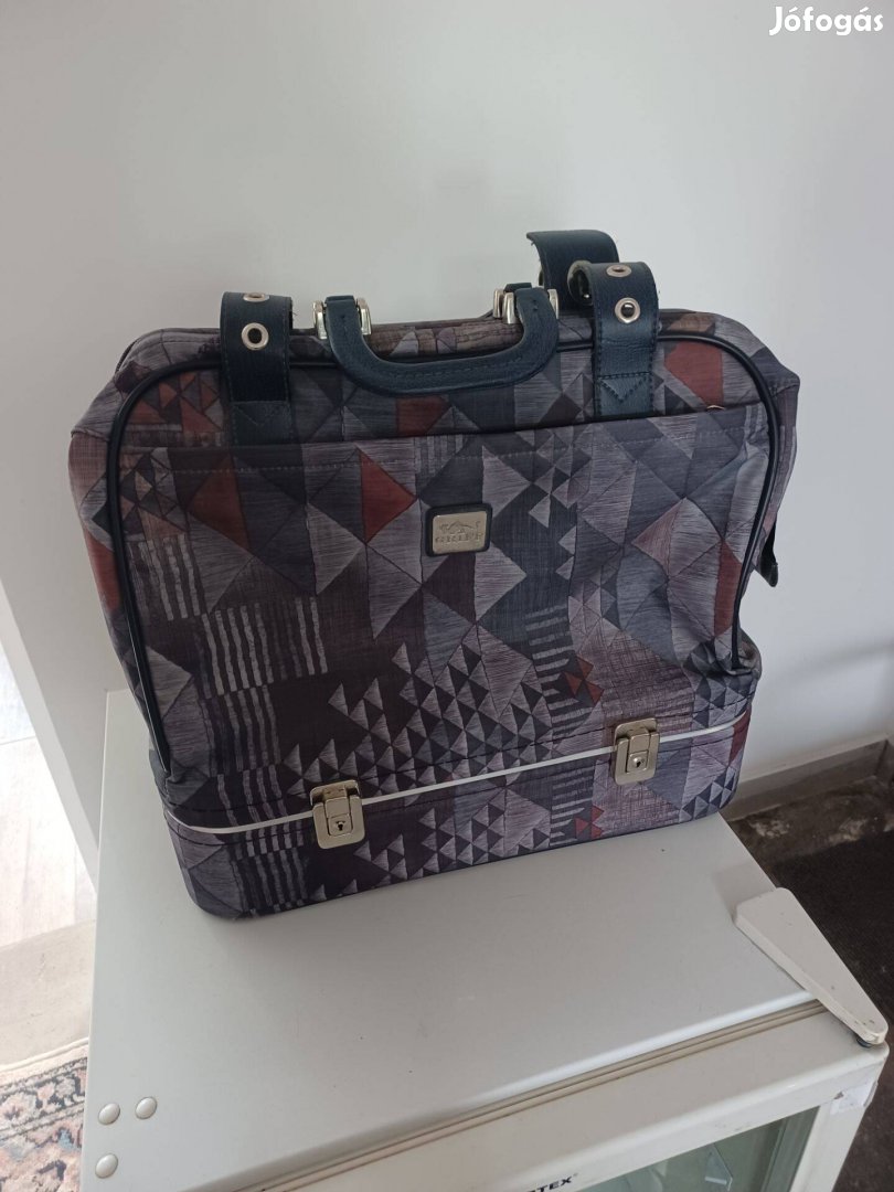 Griff utazó táska 45x25x50 cm