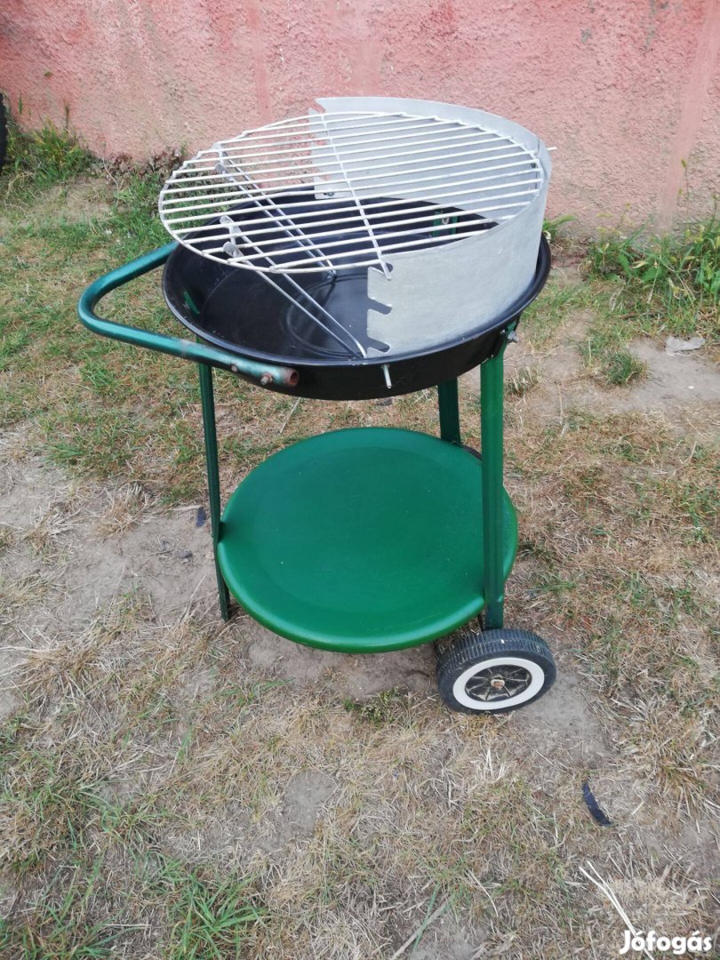 Grilkocsisl kerti sűtőgető dobozában eladó