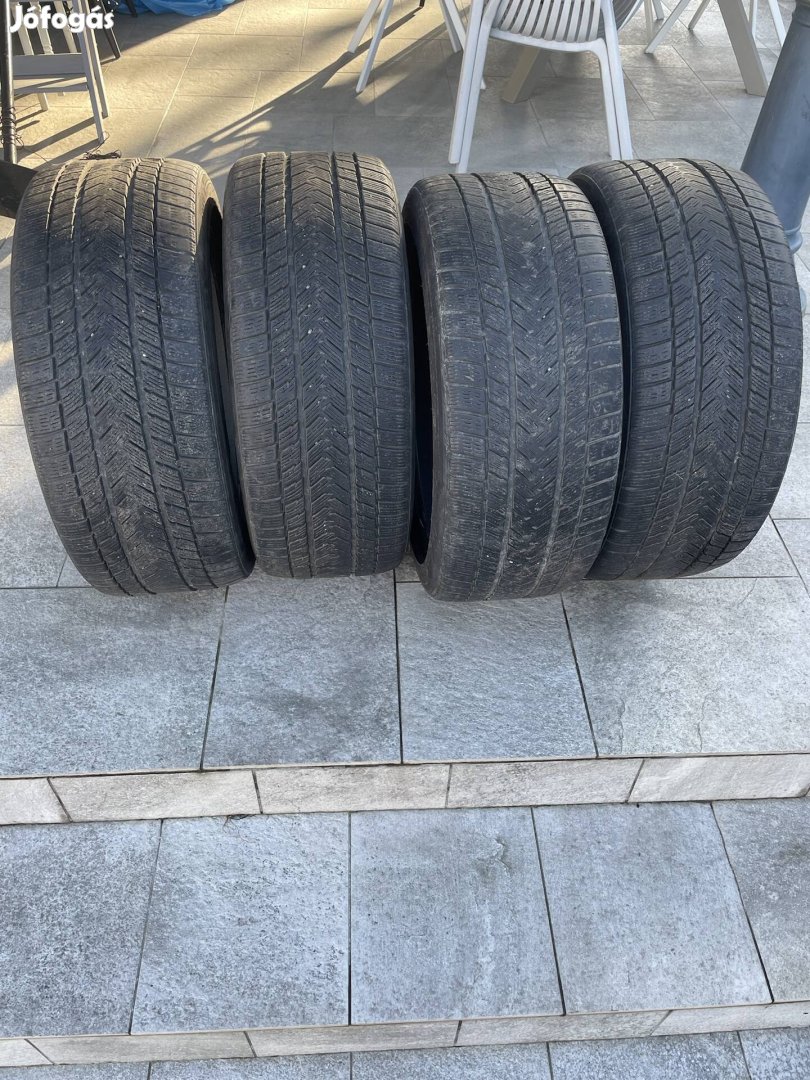 Gripmax 245/40 R19 téligumi