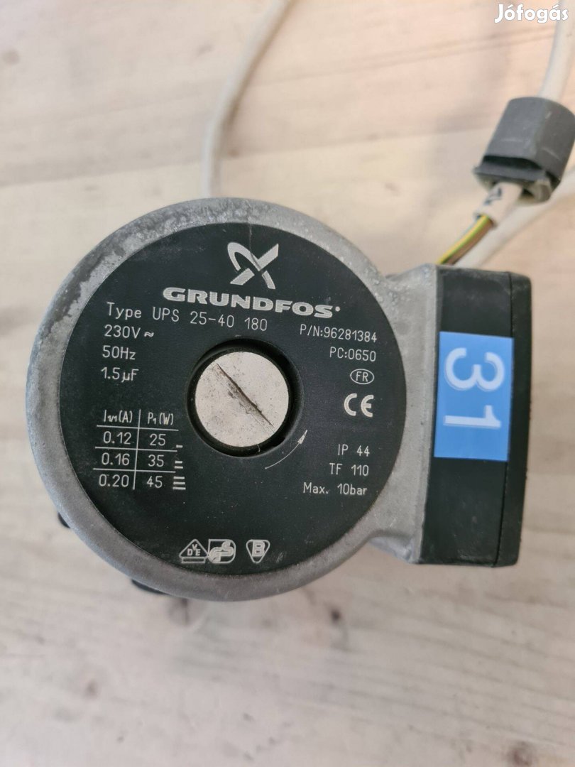 Grundfos UPS 25-40 180 kerintgető szivattyú