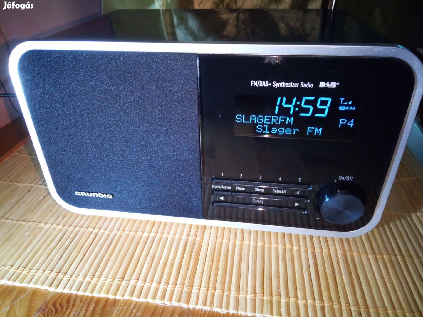 Grundig Digitális asztali rádió