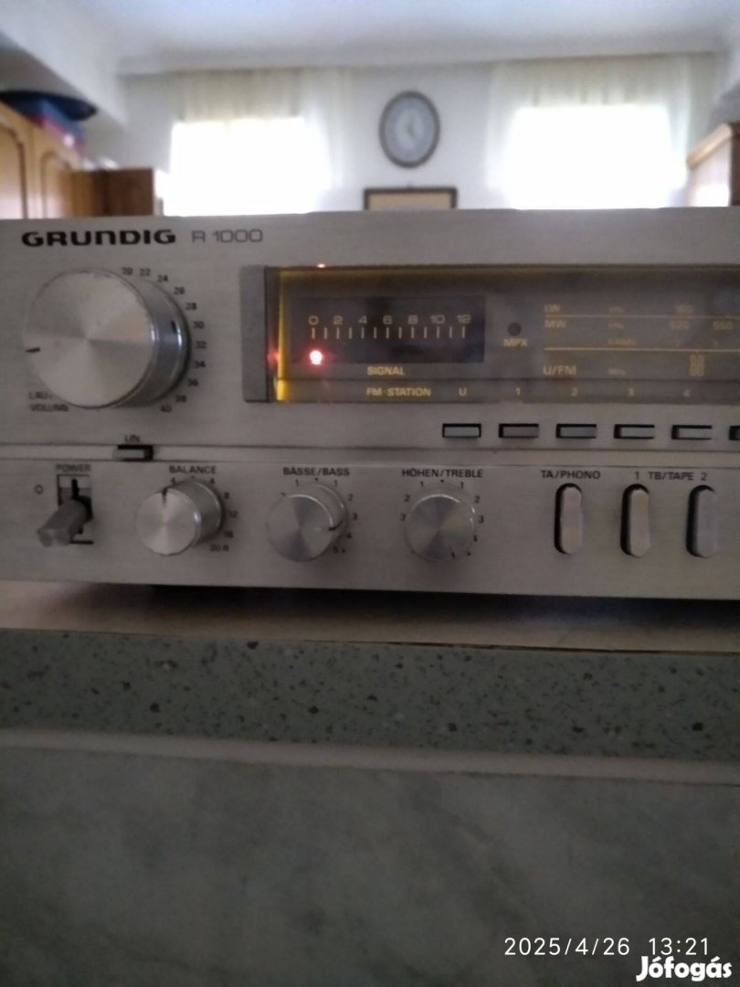 Grundig R1000 rádióerősítő