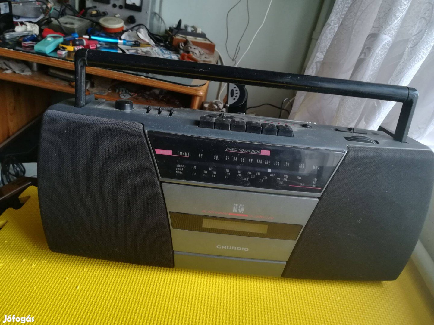 Grundig RR400 táskarádió