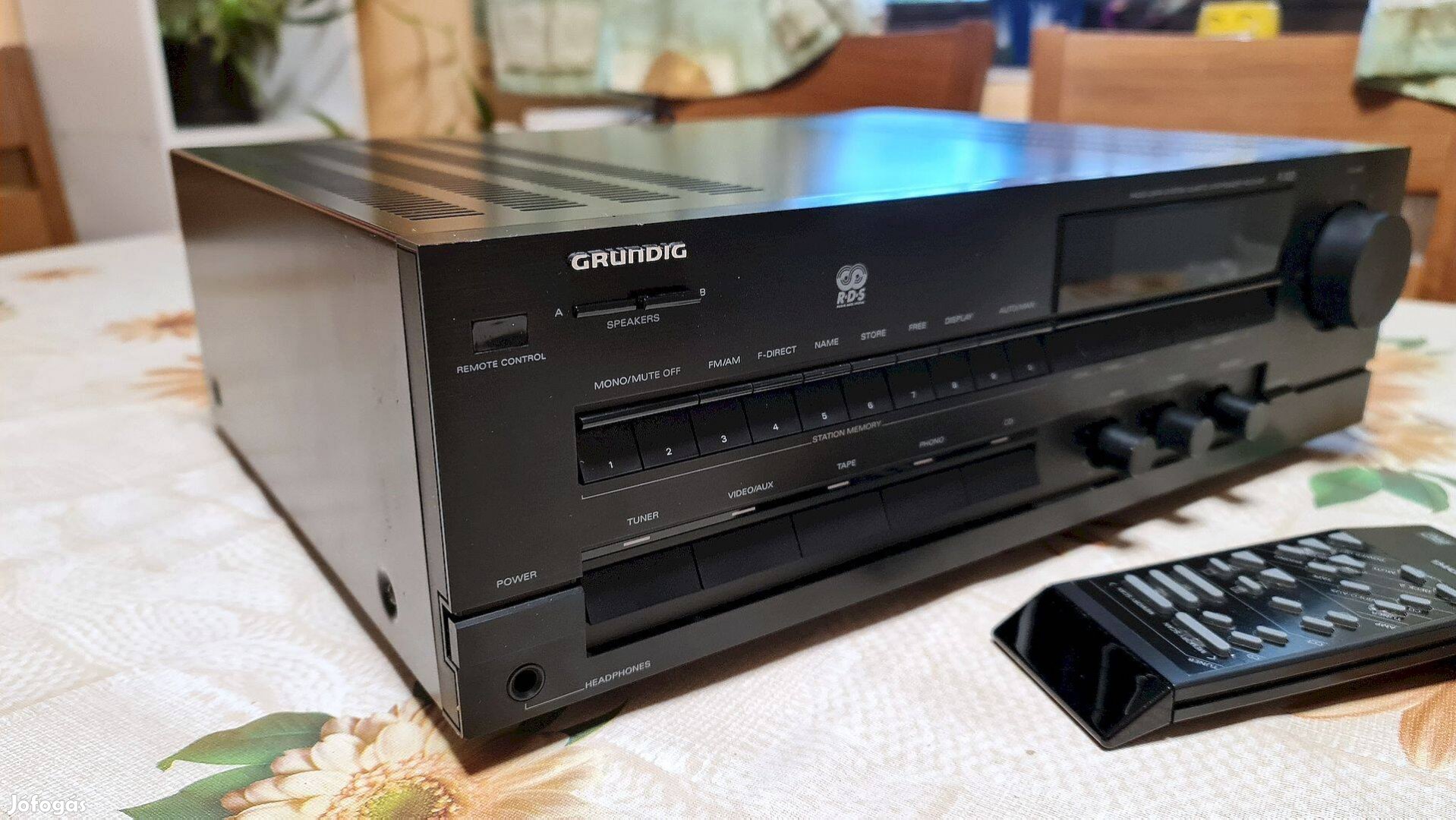 Grundig R-303 sztereó rádiós erősítő,távirányítóval