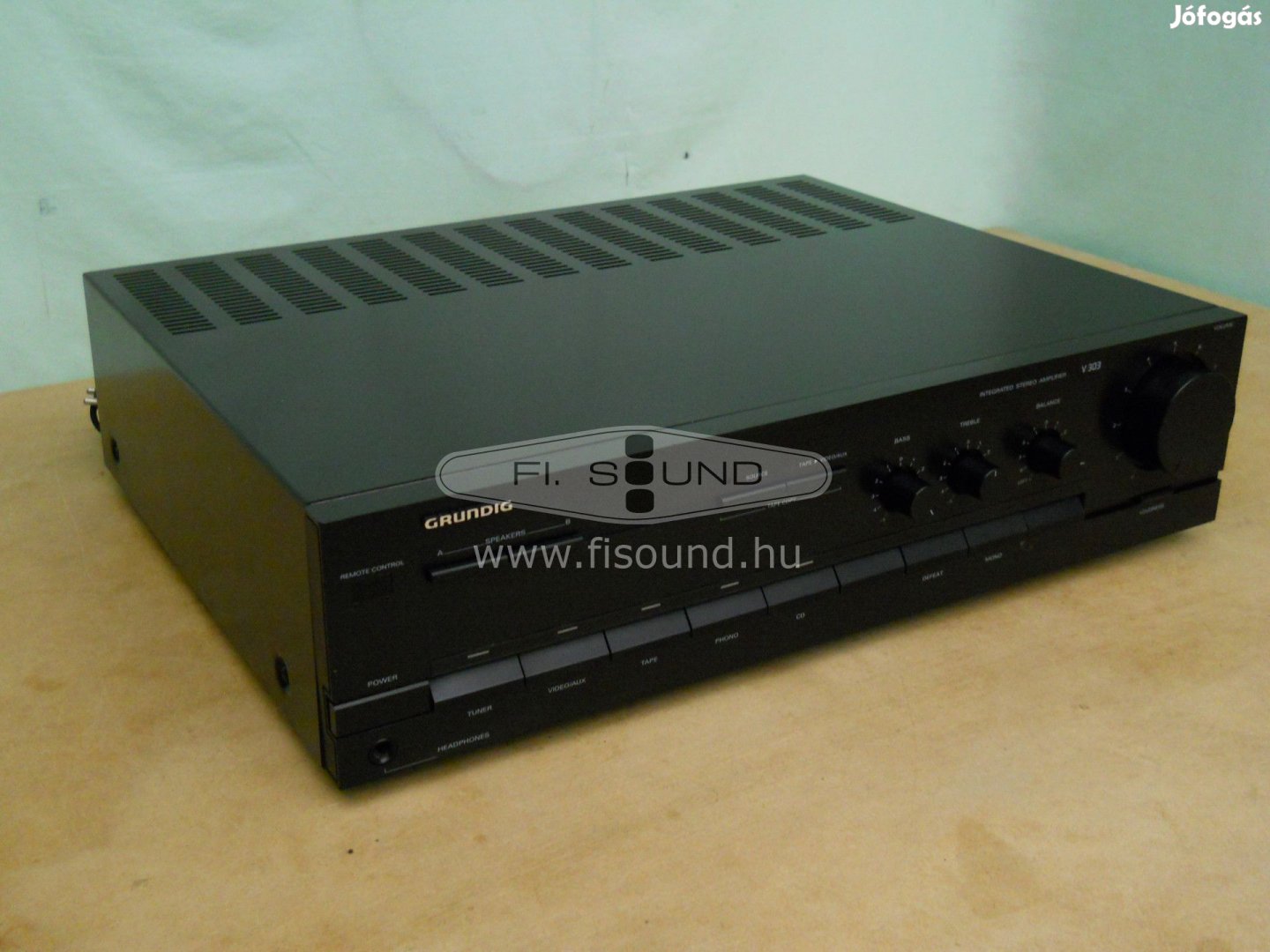 Grundig V303 , (1.) 270W,8-16 ohm,4 hangfalas sztereo erősítő