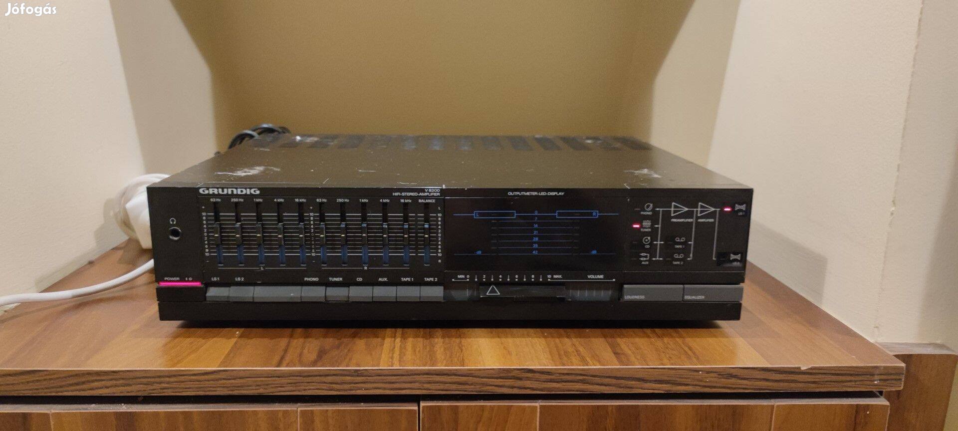 Grundig V8200 equalizer-es sztereó erősítő eladó