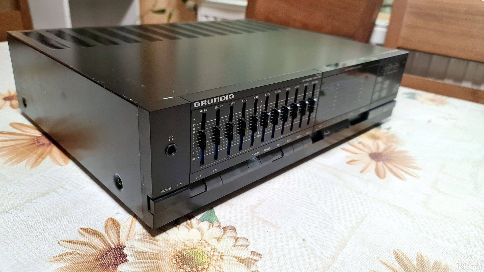 Grundig V8200 sztereó erősítő