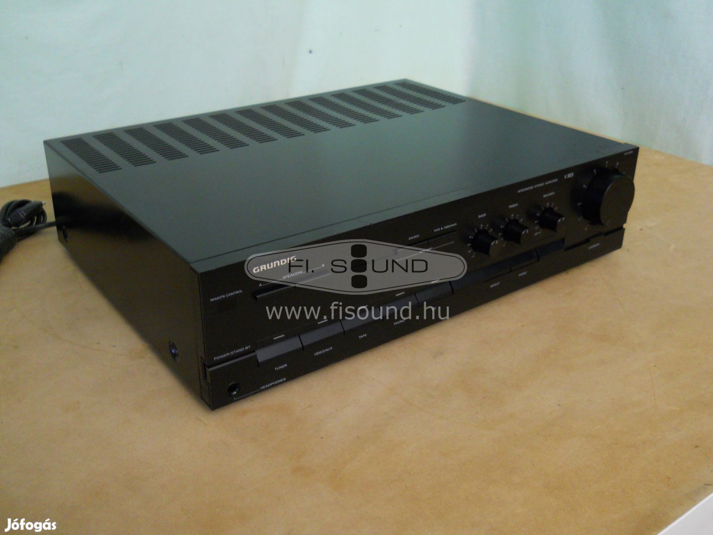 Grundig V 303 , (2.) 270W,8-16 ohm,4 hangfalas sztereo erősítő