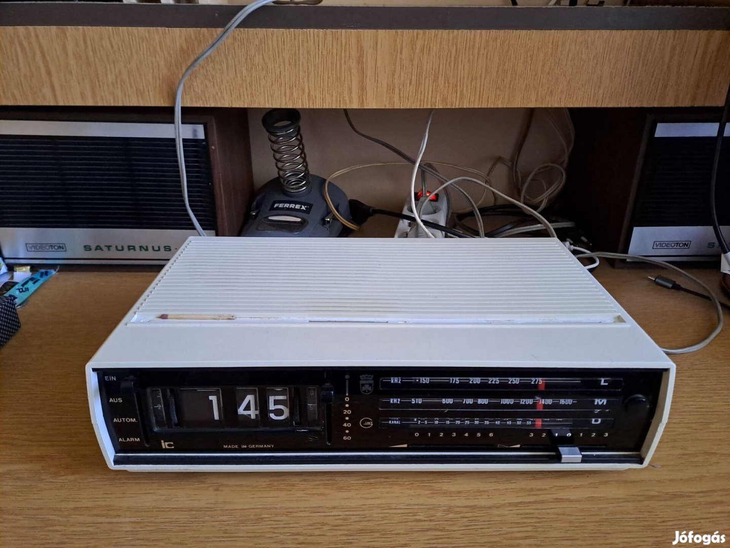 Grundig ébresztőórás retro rádió